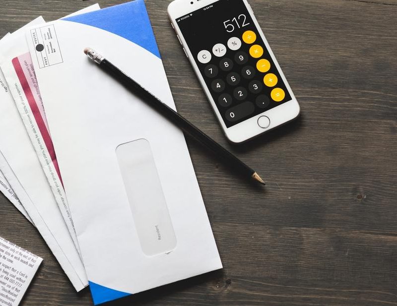 Le dirigeant doit fixer le montant du capital social.