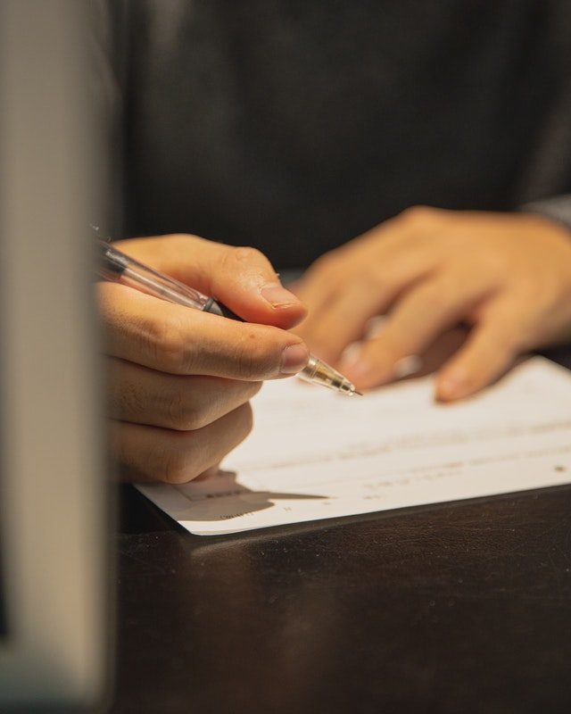 La certification de signature est la reconnaissance matérielle de la signature d’une personne physique.
