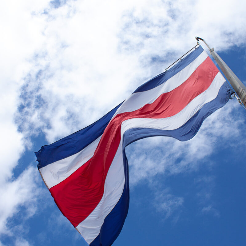 Déclaration d'une succession costaricienne en France par un notaire à Paris